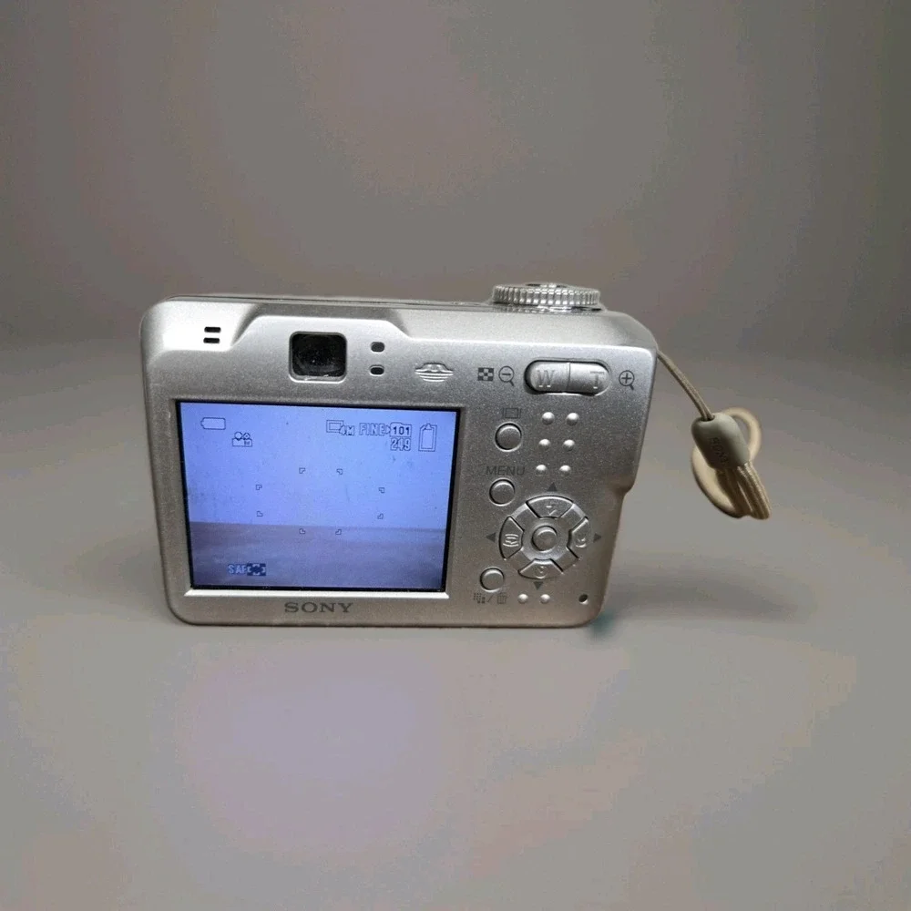 Sony Cyber-shot DSC-S90 4.1MP Digital Camera Fully Tested & Working Bundle